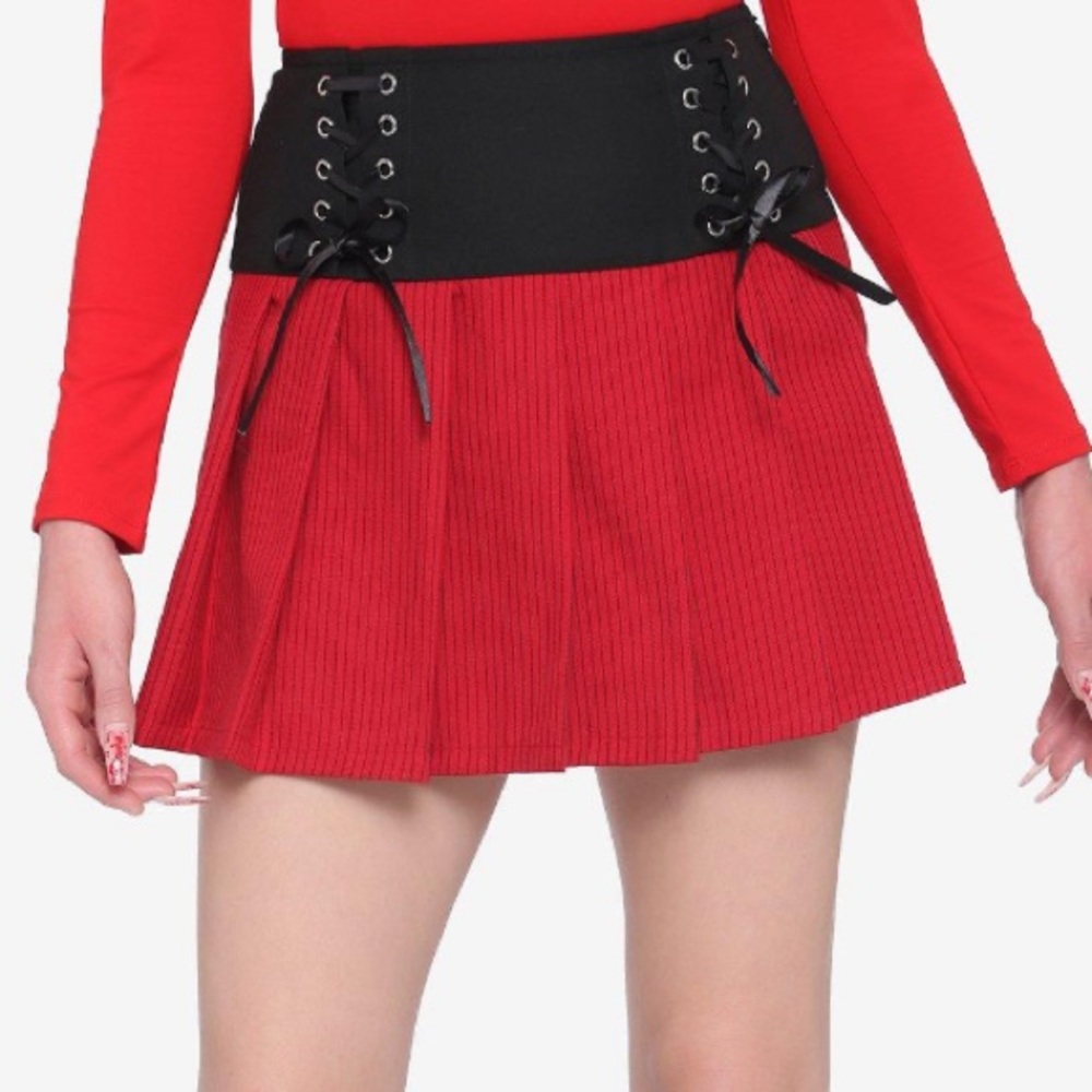 Hot Topic Black & Red Lace-Up Yoke Skirt
